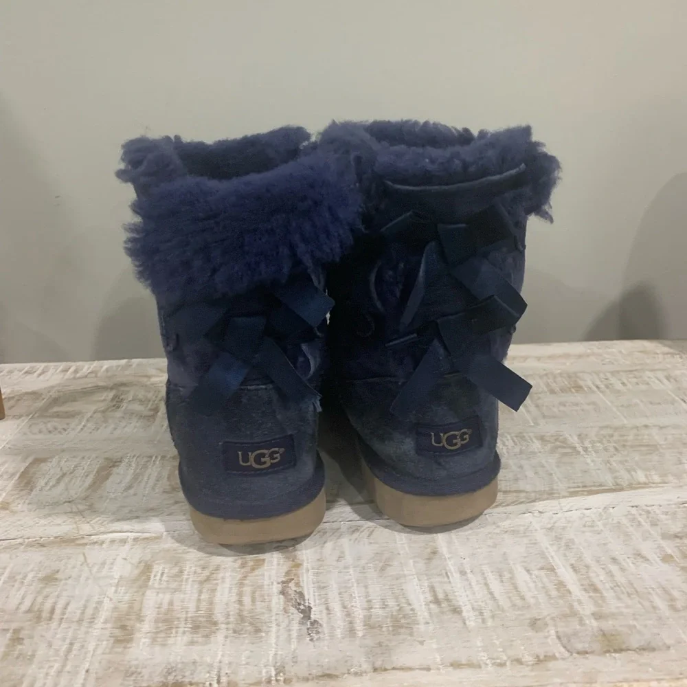 UGG Bailey Bow II Boots size 3‎